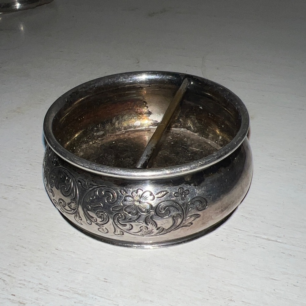 Stunning Antique Silver Plated embossed ash try Superior S.p. Co